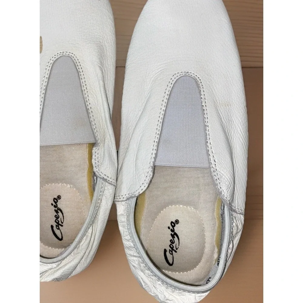 Capezio Agility EM1C Gym Shoe White Leather US 7M Gymnastics Dance Ballet